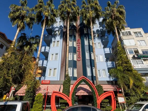 Comfort Suites