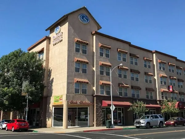 Comfort Suites Visalia Convention Center