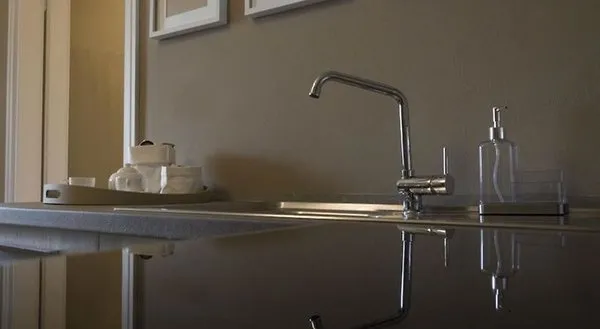 Como Lake Suites