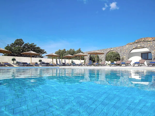 Coriva Beach Hotel & Bungalows
