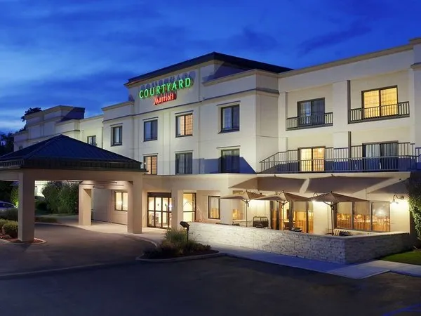 Courtyard Albany Thruway
