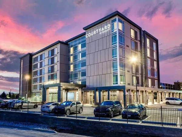 Courtyard Burlington