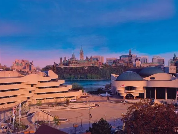 Courtyard by Marriott Ottawa Downtown
