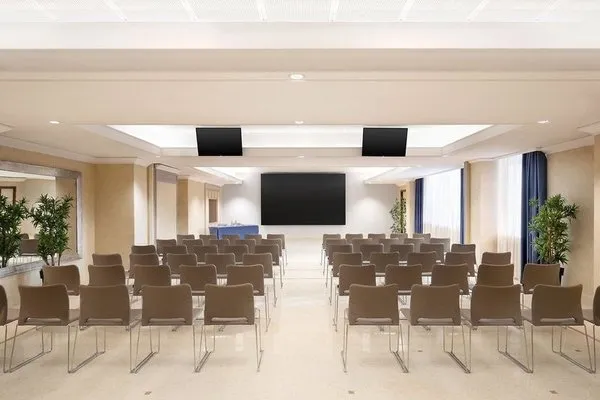 Courtyard by Marriott Rome Central Park Hotel