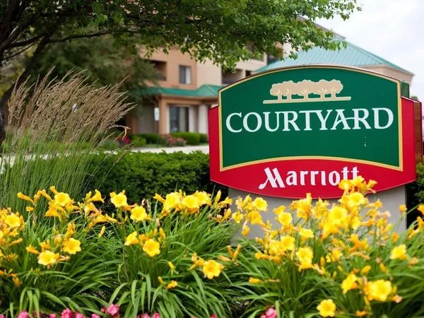 Courtyard Chicago St. Charles