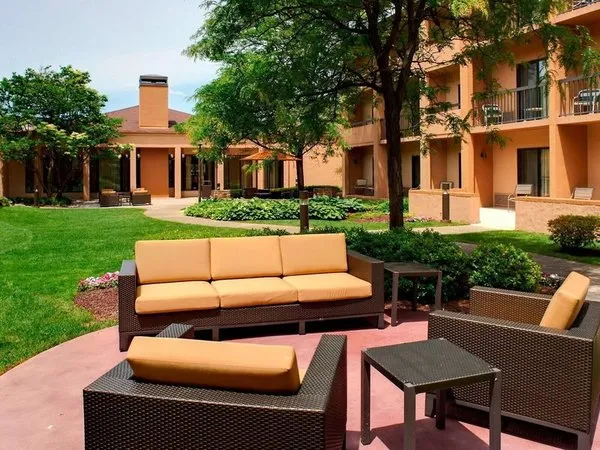 Courtyard Detroit Metro Airport