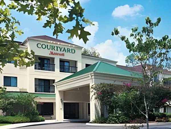 Courtyard Newark Liberty International Airport
