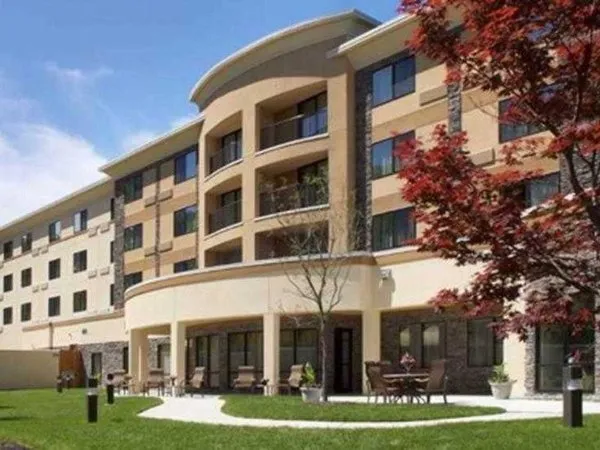 Courtyard Paramus