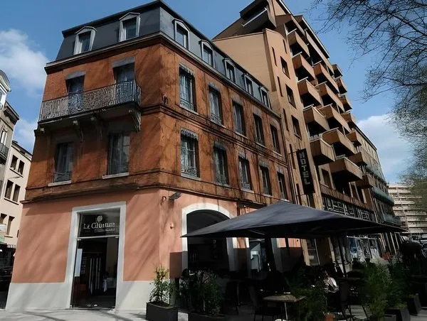 Cousture Hotel