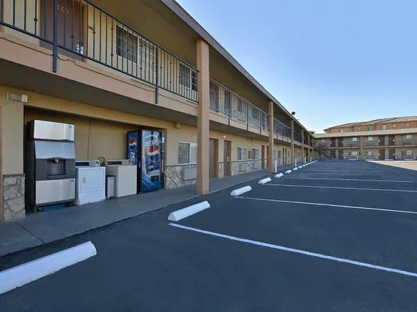 Crown Motel