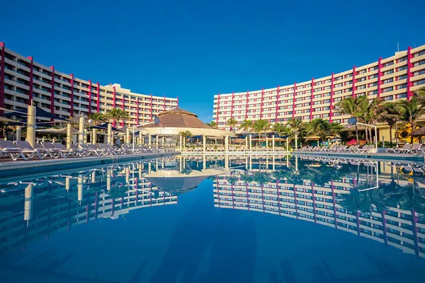 Crown Paradise Club Cancún