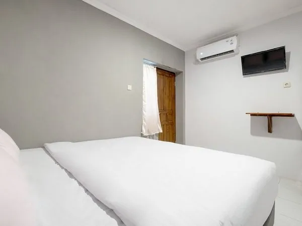 Crown Residence by OYO Rooms