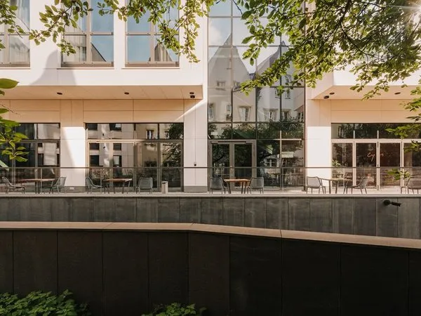 Cyrus Hotel