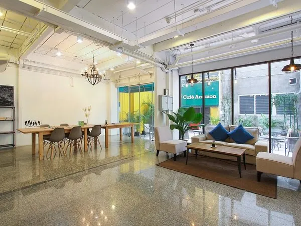D Varee Xpress Pula Silom