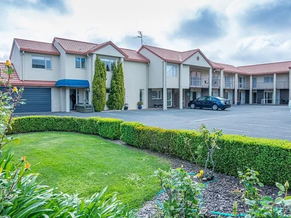 Daffodil Motel