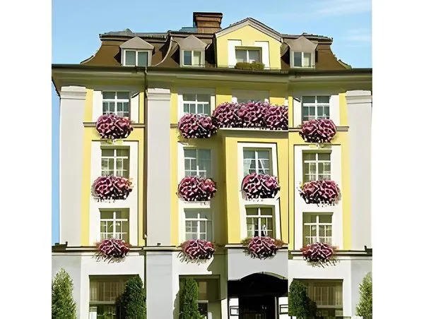 Das Nikolai Boutique