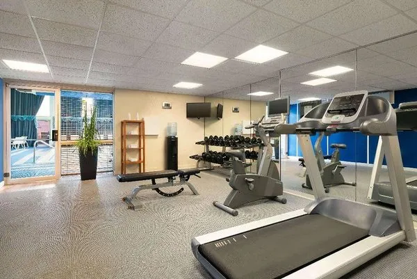 Days Hotel by Wyndham Allentown Airport / Lehigh Valley