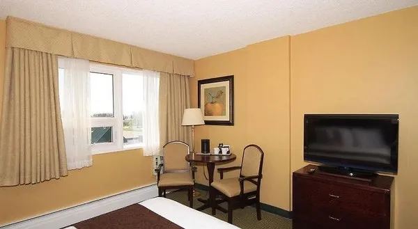 Days Inn by Wyndham Airdrie