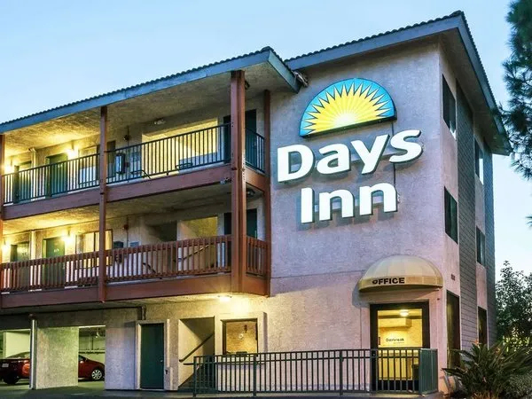 Days Inn by Wyndham Anaheim West