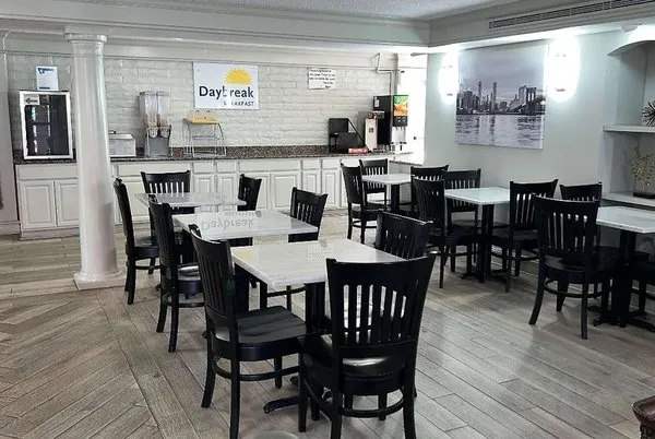 Days Inn by Wyndham Birmingham/West