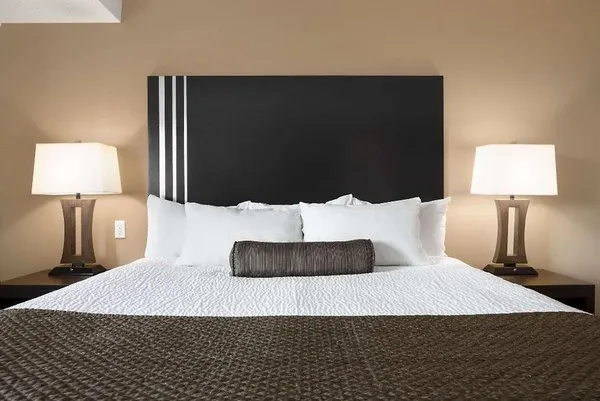 Days Inn by Wyndham Calgary Northwest