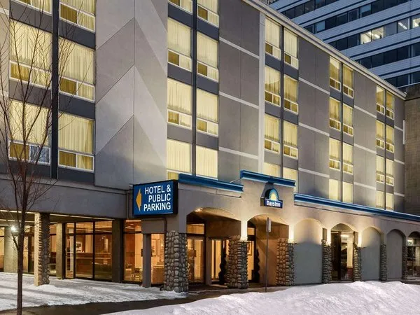 Days Inn by Wyndham Edmonton Downtown