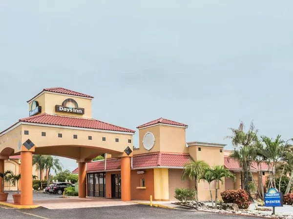 Days Inn by Wyndham Fort Myers