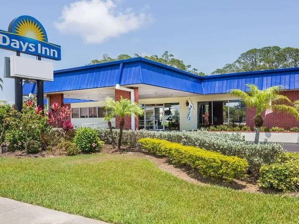 Days Inn by Wyndham Fort Myers Springs Resort