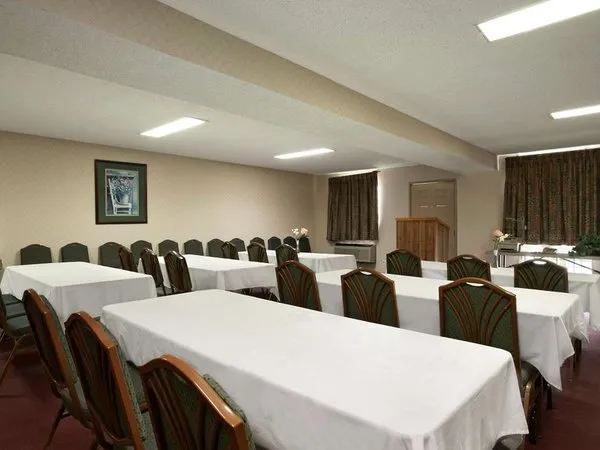 Days Inn by Wyndham Huntington