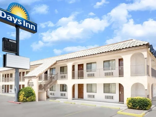 Days Inn by Wyndham Kingman East