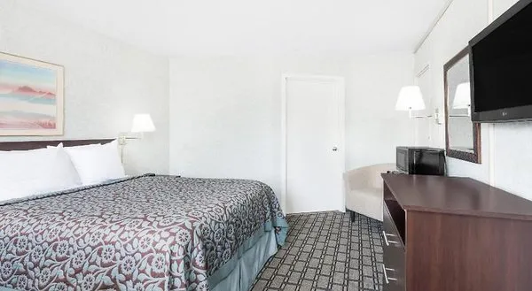 Days Inn by Wyndham St Clairsville