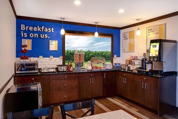 Days Inn by Wyndham Vernon