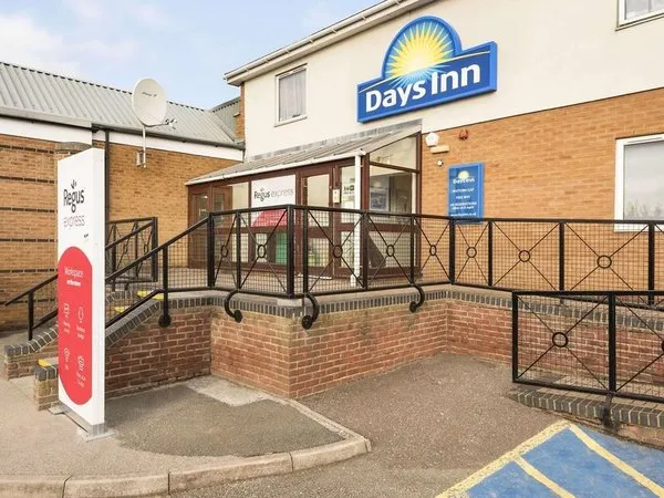 Days Inn by Wyndham Watford Gap