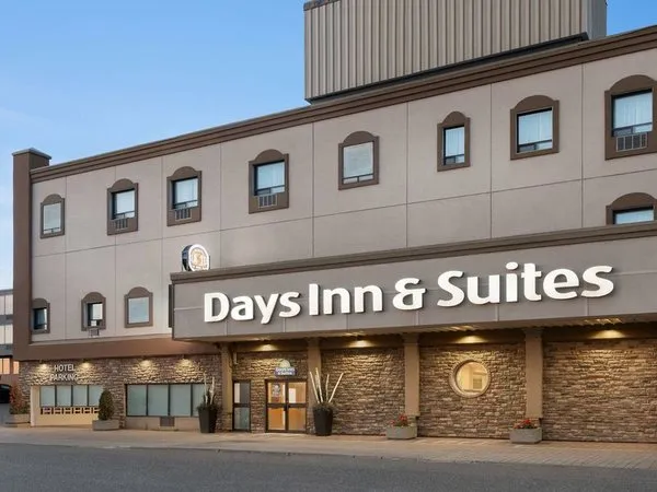 Days Inn & Suites by Wyndham Sault Ste. Marie ON