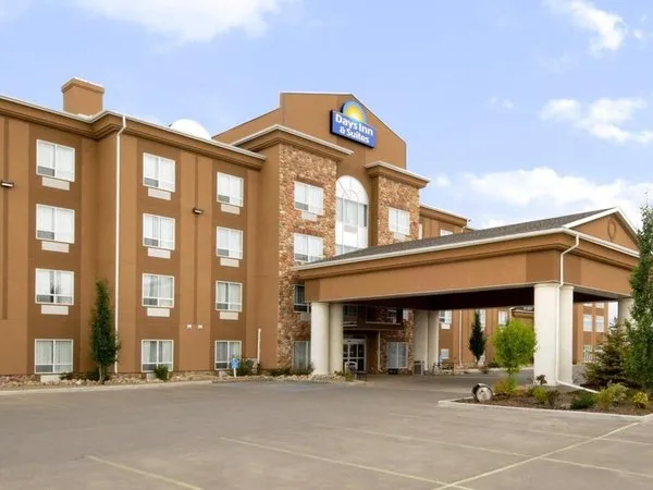 Days Inn & Suites by Wyndham Strathmore