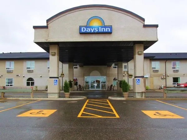 Days Inn & Suites by Wyndham Thompson