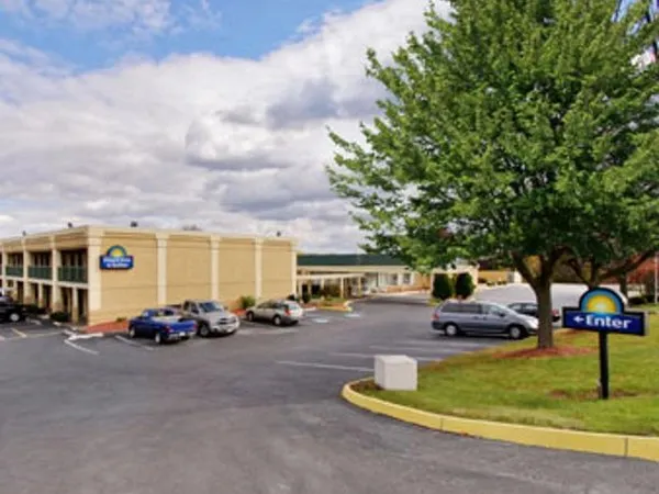 Days Inn & Suites by Wyndham York