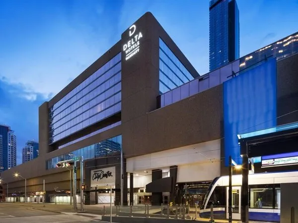 Delta Hotels Edmonton Centre Suites