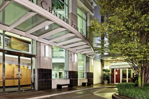 Delta Hotels Vancouver Downtown Suites