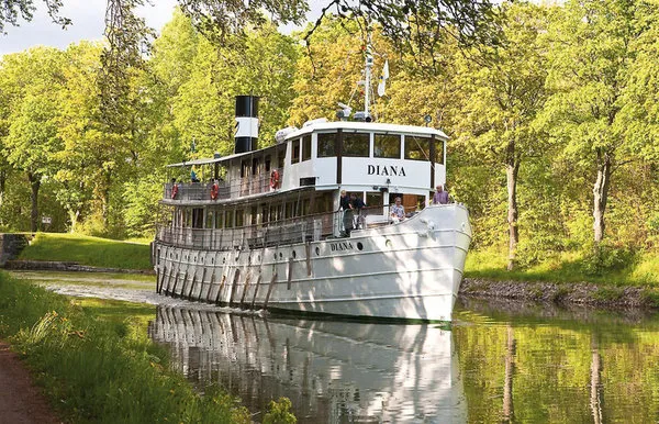 Der Götakanal - eine nostalgische Flussreise durch Schweden