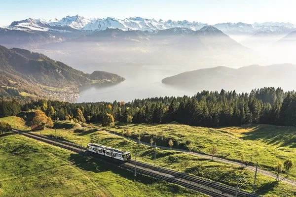 Die Höhepunkte der Schweiz - 4 Panoramafahrten,Die Höhepunkte der Schweiz,Die Höhepunkte der Schweiz - 4 Panoramafahrten, 3 Sterne/2. Klasse