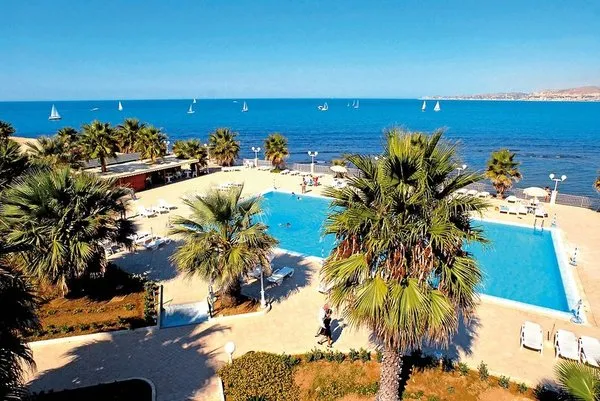 Dioscuri Bay Palace