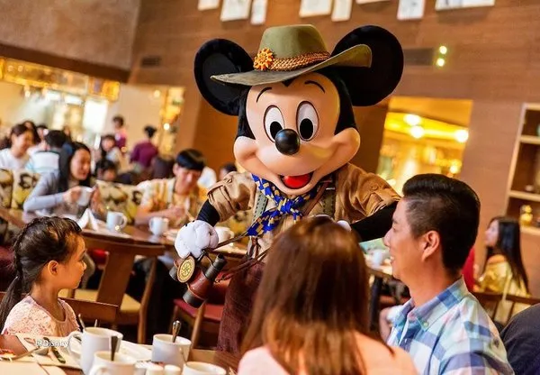 Disney Explorers Lodge