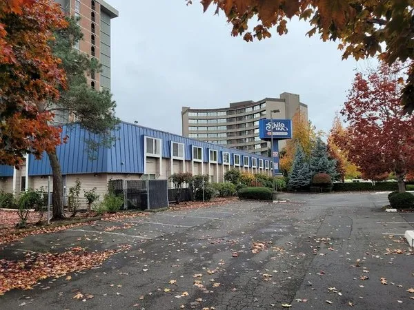 District Hotel by OYO Portland Convention Center