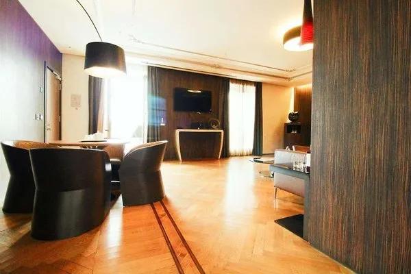 Divina Luxury Hotel