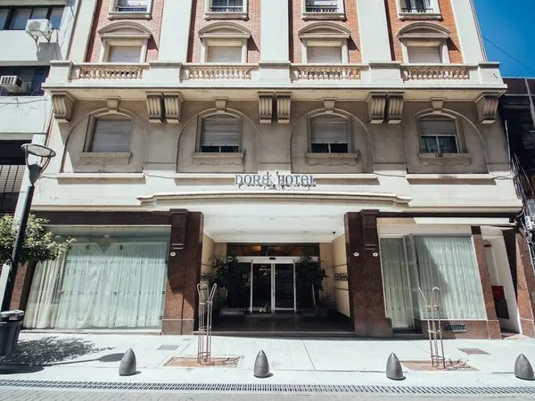 Dorá Hotel