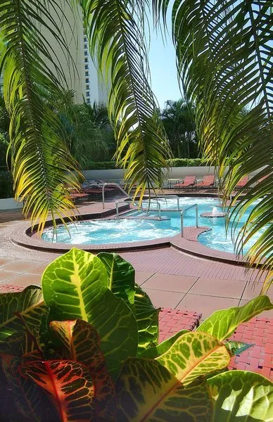 DoubleTree by Hilton Grand Hotel Biscayne Bay
