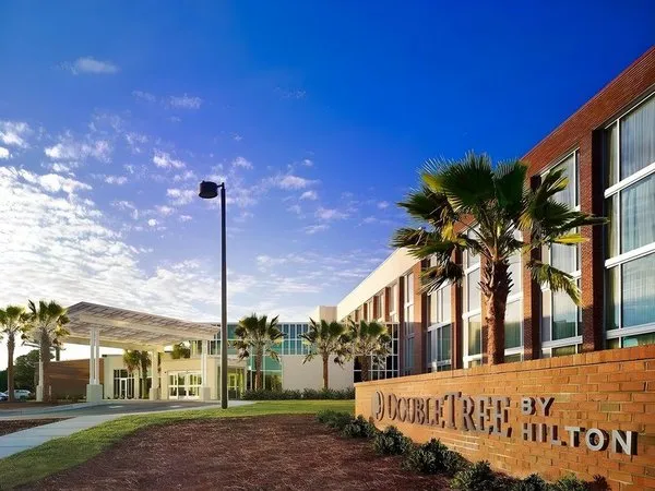 DoubleTree by Hilton Hotel and Suites Charleston Airport
