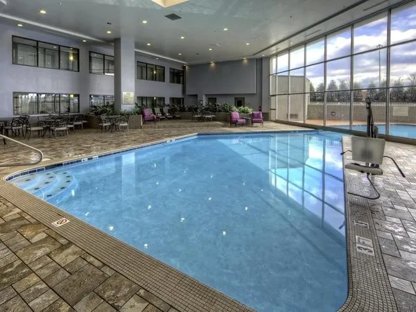 DoubleTree by Hilton Hotel Decatur Riverfront