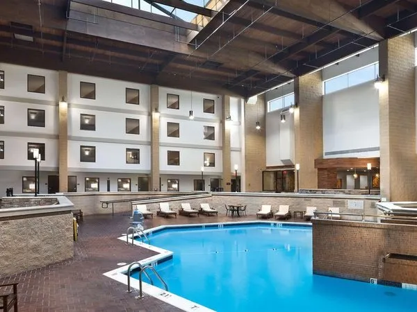DoubleTree by Hilton Hotel Lawrence